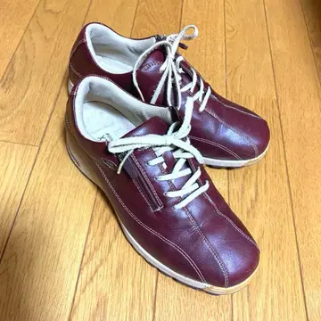 YONEX 버건디 가죽 스니커즈