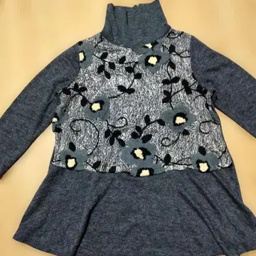 꽃무늬 터틀넥 니트 스웨터