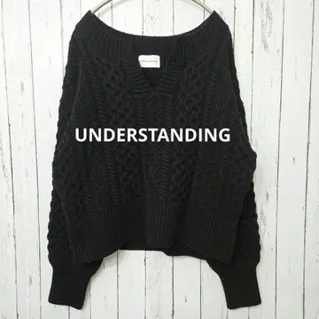 한국 브랜드 UNDERSTANDING 케이블 짜임 V넥 니트 블랙