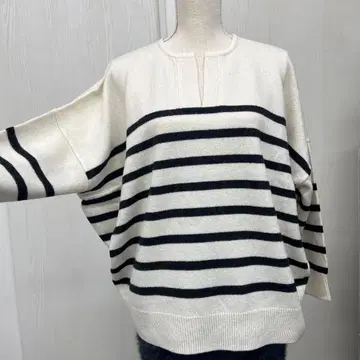 아이보리 스트라이프 니트 [ MAITRESSE ]