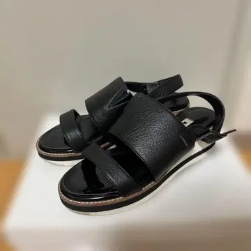 DIANA 다이애나 블랙 스트랩 샌들 22.5