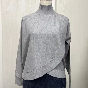 라이트 그레이 하이넥 니트 [ Grand Table ]