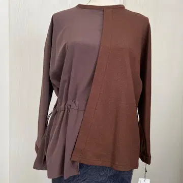 브라운 긴팔 상의 이소재 디자인 [ Grand Table ]