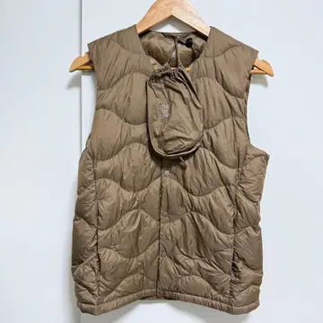 UNIQLO 울트라 라이트 다운 컴팩트 베스트 웨이브 퀼트 S