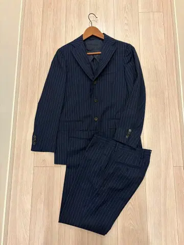 마르티니크 비즈니스 정장 네이비 스트라이프