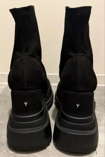 YELLO 스웨이드 통굽 부츠 사이즈 M