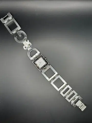 D&G 스퀘어 페이스 손목시계