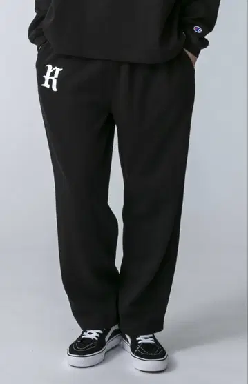 R 로고 스웨트 팬츠 RHC(론 헤르만) x Champion