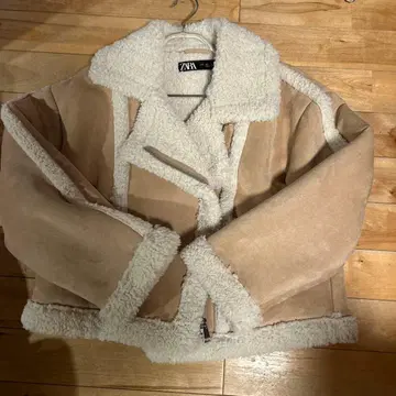 ZARA 무스탕 자켓