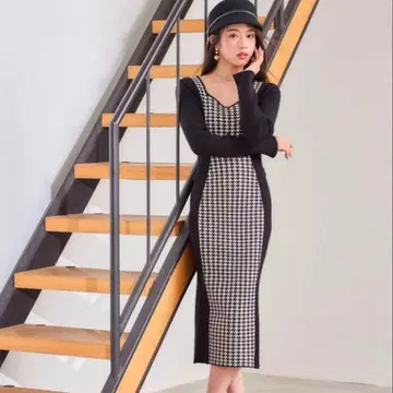 로얄 파티 하운드투스 체크 백리본 니트 원피스 (긴팔) 새상품급