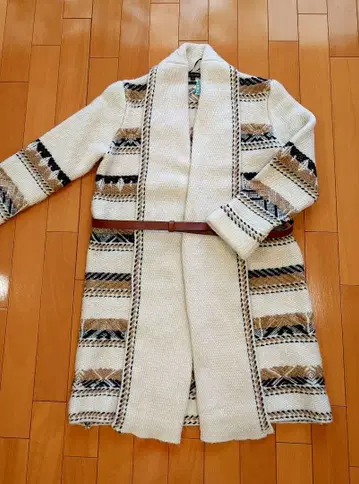 새상품급 Massimo Dutti 니트 코트 XS