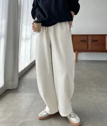 [ andme ] 속기모 맨투맨 와이드 커브 팬츠 에크루