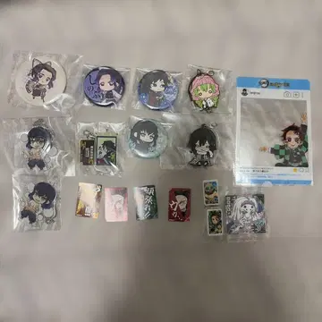 귀멸의 칼날 배지와 카드 세트