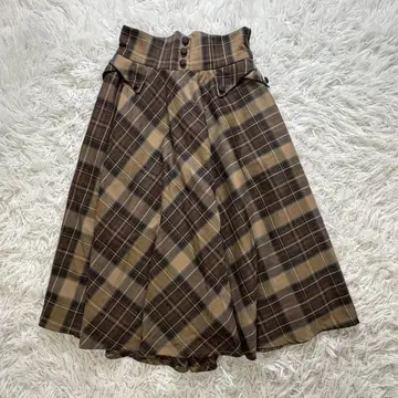 F i.n.t (핀트) 체크 무늬 플레어 롱 스커트