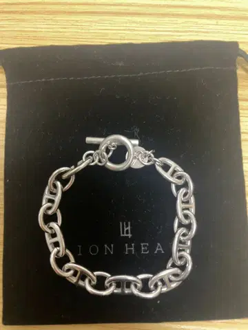 LION HEART 실버 체인 팔찌