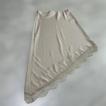 ZARA 레이스 스커트