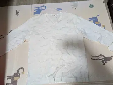 TK(다케오 키쿠치) 화이트 V넥 긴팔 스웨터 M 사이즈