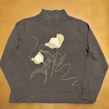 BRODIAEA 꽃무늬 자수 긴팔 니트 40 사이즈