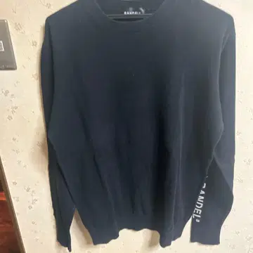 BANEL 블랙 크루넥 스웨터