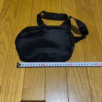 블랙 나일론 바디백