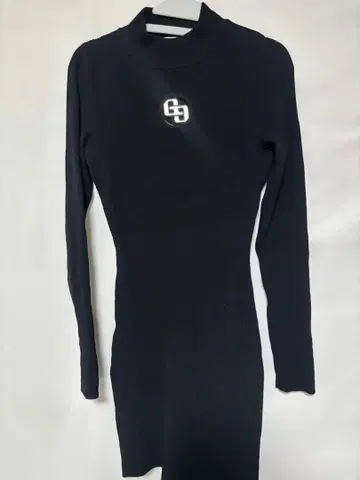 GYDA 리브편 블랙 미니 원피스 하이넥