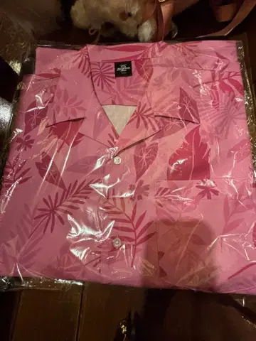 주토피아 알로하 셔츠 핑크 잎 패턴