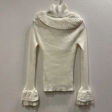 Cygne 화이트 리브 하이넥 니트