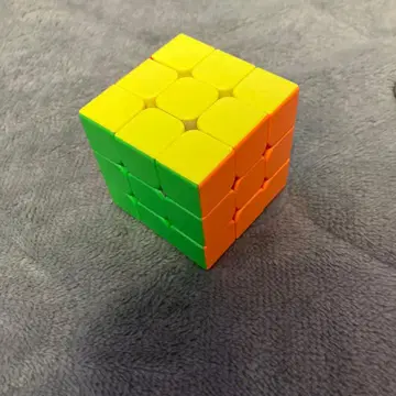 컬러풀한 입체 퍼즐