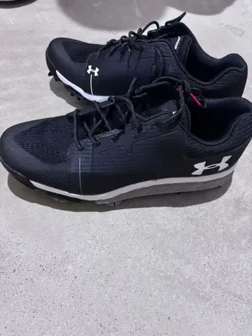 UNDER ARMOUR 골프화