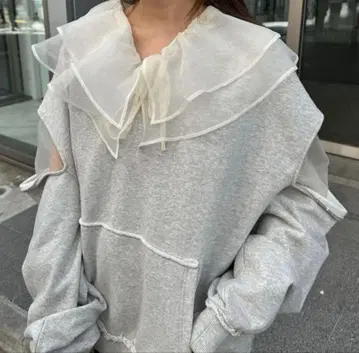 kastane 오간자 프릴 블라우스