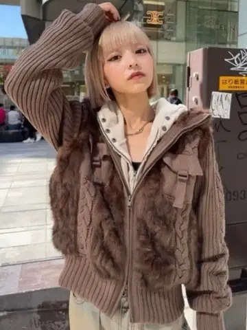 라구아젬 CABLE KNIT FAUX FUR 블루종 완판템