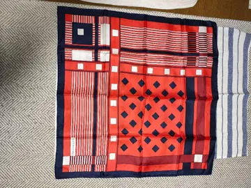 기하학 패턴 빨간색 네이비 스카프 70cm