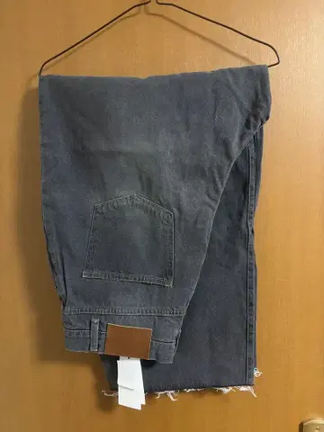 MUHET(뮤에타) 턱 벌룬 데님 차콜