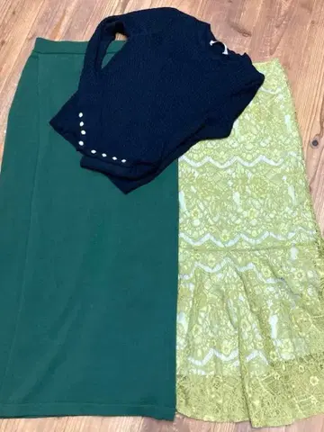 스커트 2점 스웨터 1점 3점 세트