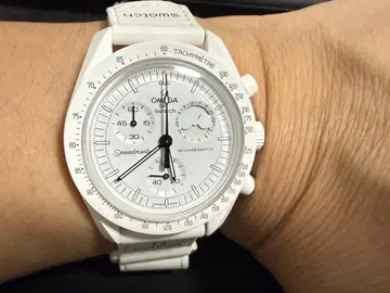 OMEGA x SWATCH / SNOOPY MOONSWATCH WHITE