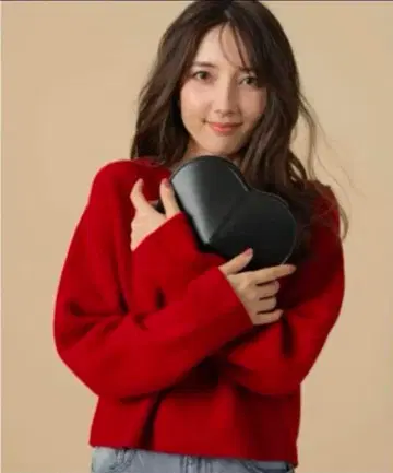 아푸와이저 리셰 울 캐시미어 라메 오프숄더 니트