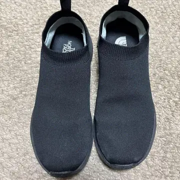 THE NORTH FACE 블랙 슬립온 스니커즈