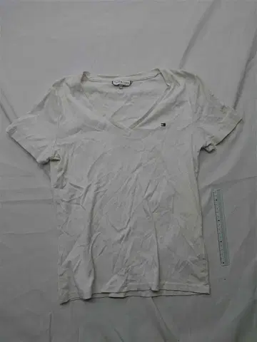 타미힐피거 V넥 T셔츠 S 사이즈 여성용