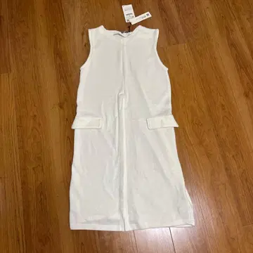 [ 택 포함 ] ZARA 화이트 슬리브리스 니트 원피스