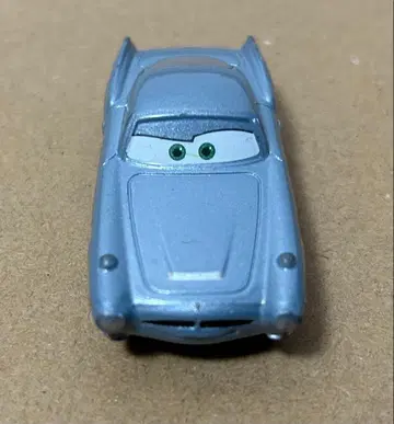 토미카 카즈 핀 맥미사일