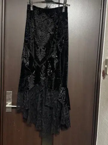 [ SHEIN ] 고딕 벨벳 블랙 플레어 스커트