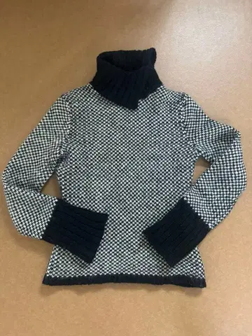 UNTITLED 언타이틀 체크 무늬 터틀넥 니트