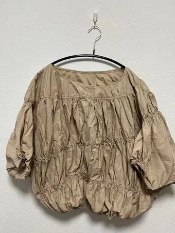 LIBJOIE 베이지 개더 상의 FREE