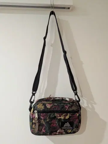 패디드 숄더 파우치 S