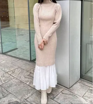 [ 시착만 한 상품 ] 리리안 캐럿 니트 원피스 베이지 M