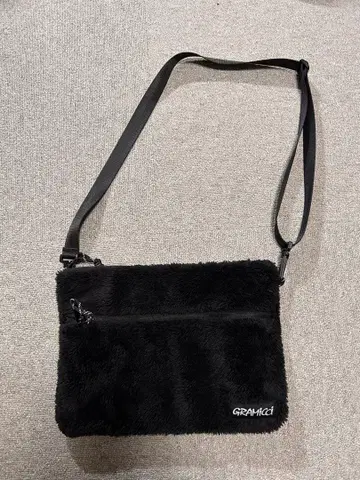 GRAMICCI 블랙 숄더백