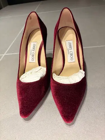 지미추 버건디 하이힐 펌프스