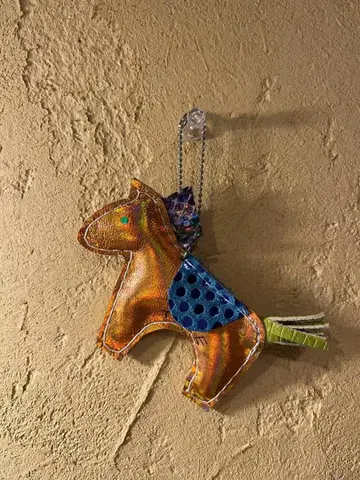 TV에서 소개된 [행운을 부르는 가죽 호스 참]