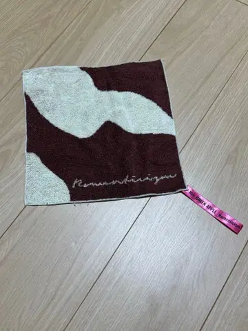 Mrs. GREEN APPLE 로맨티시즘 도그반 한정판 핸드 타월