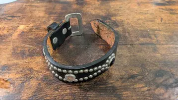 천연 가죽 스터드 장식 뱅글 리스트 밴드